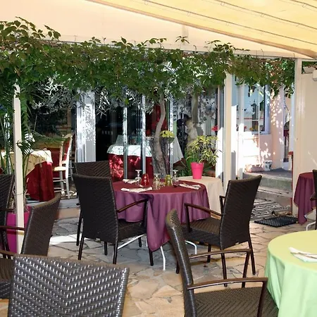 L'oliveraie 3* Beaucaire (Gard)